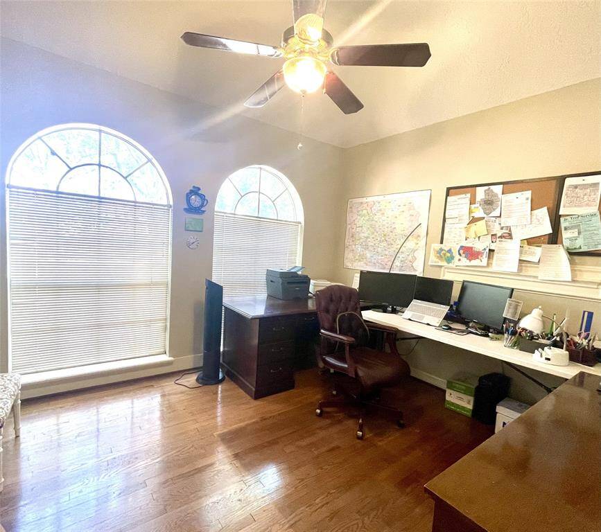 Bedroom3/ Office