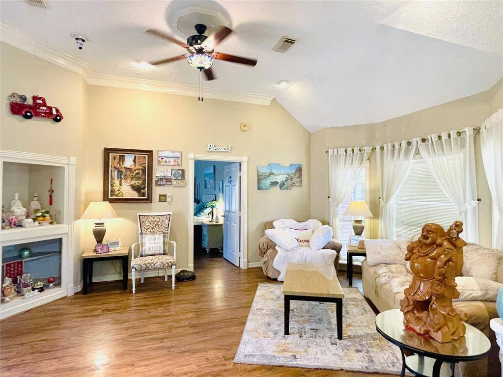 Living room 1