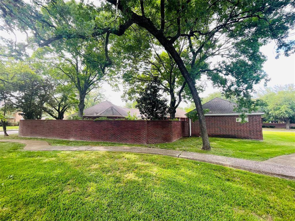 Park in rear side