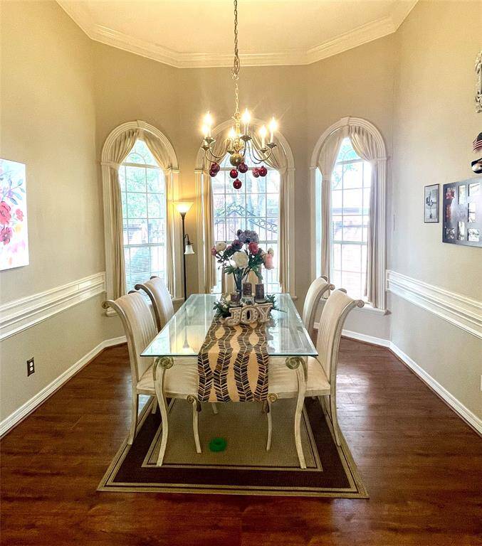 Dining area 1