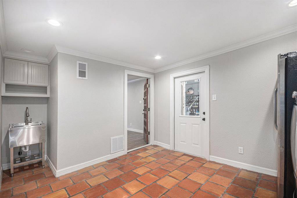 Utility/Mud Room with Extra Sink