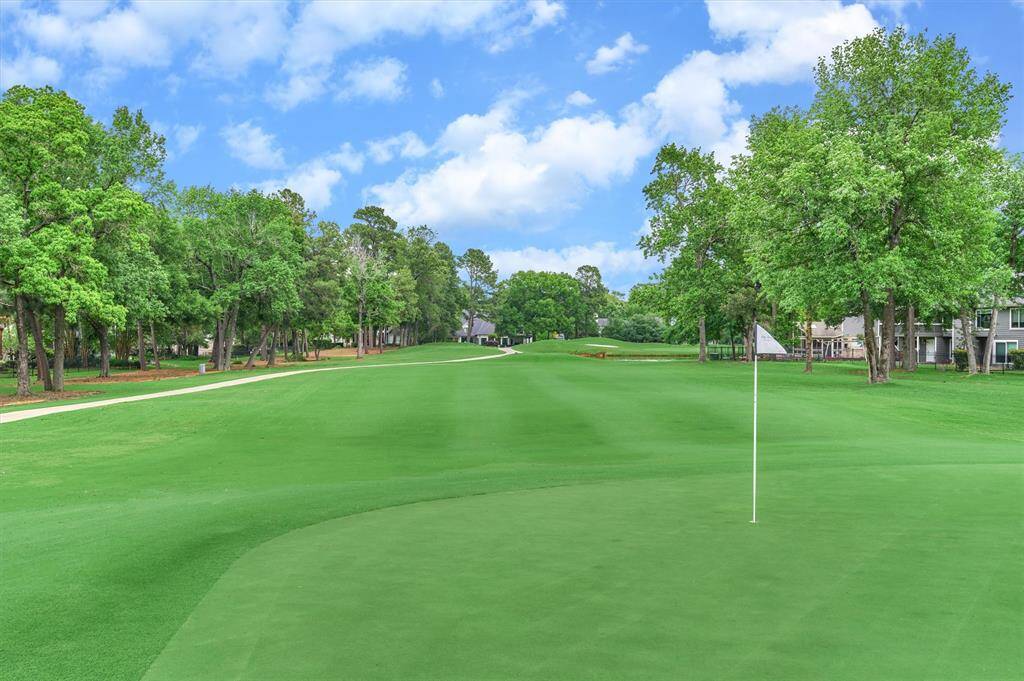 Stunning lot located on the 8th hole of The Woodlands Tournament Course.