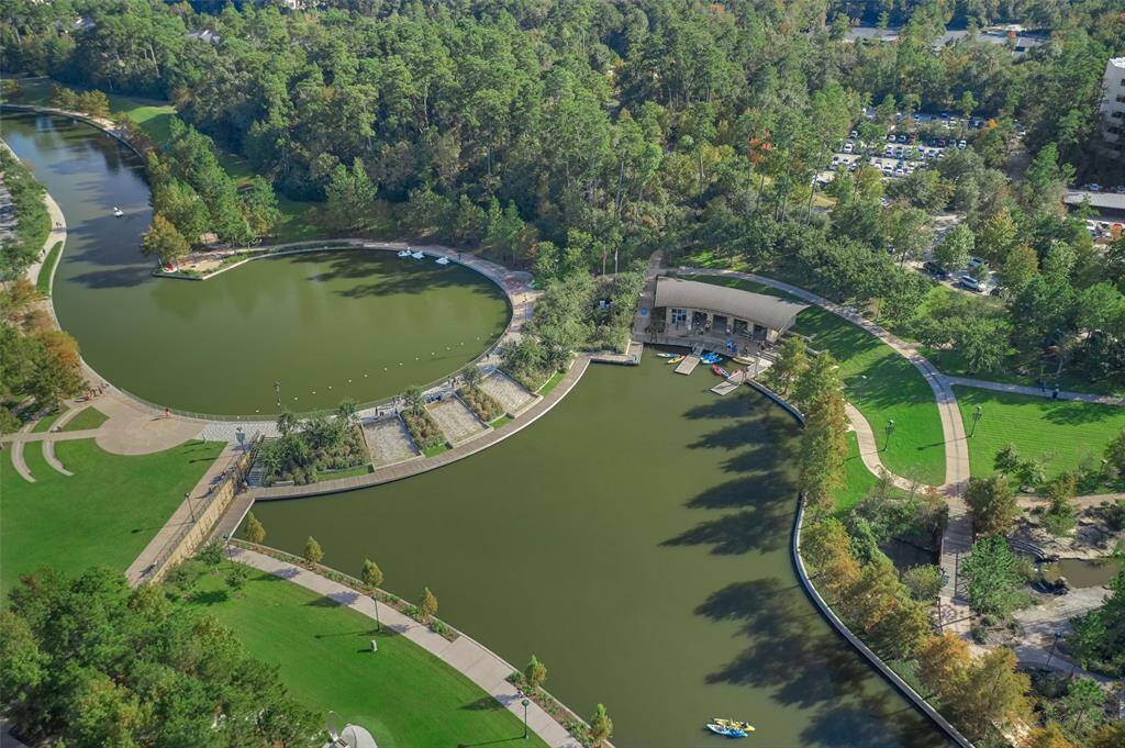Riva Row Boat House is a 1.5 mile bike ride or a 5 min car ride. Swan paddle boats, kayaks, canoes or YOLO boards available for rent.