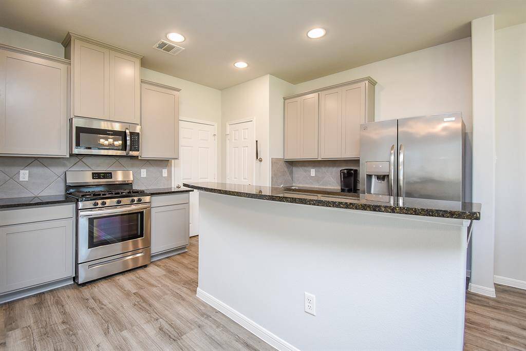 Island Kitchen with Breakfast Bar