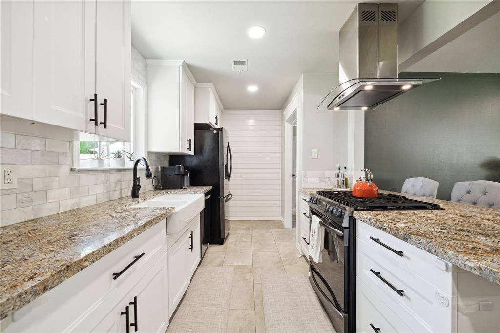Lots of cabinet space