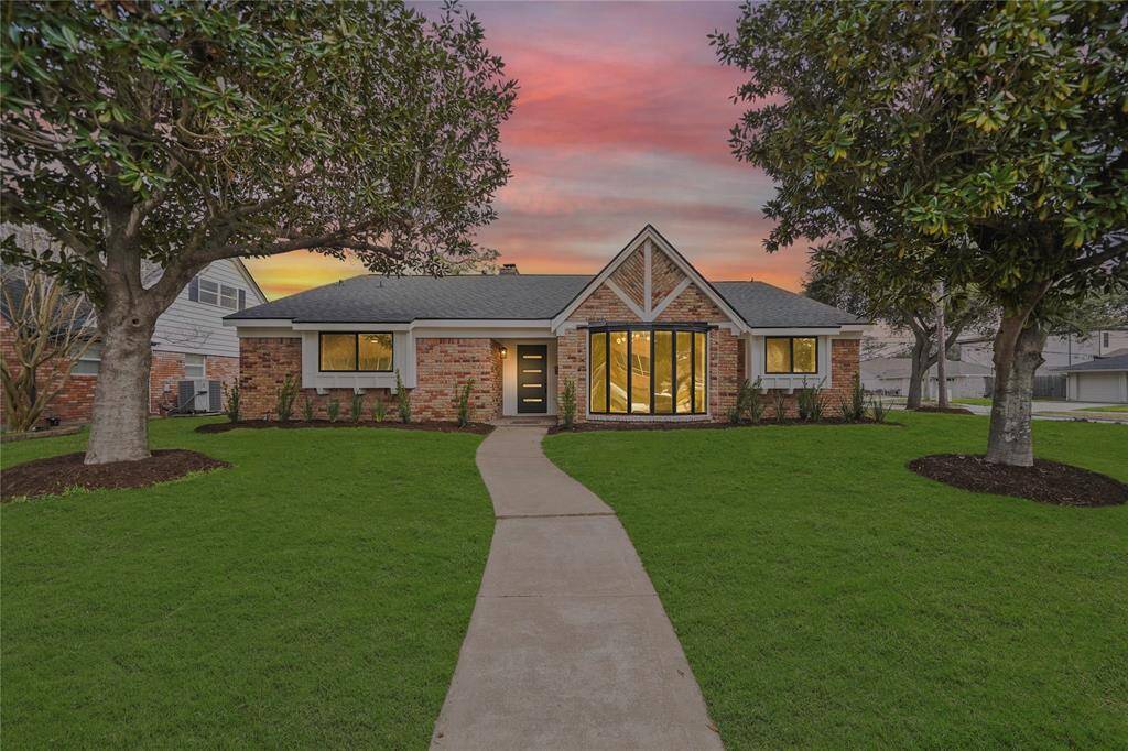 Welcome to 5302 Wigton Drive! Located in the beautiful neighborhood of Meyerland.