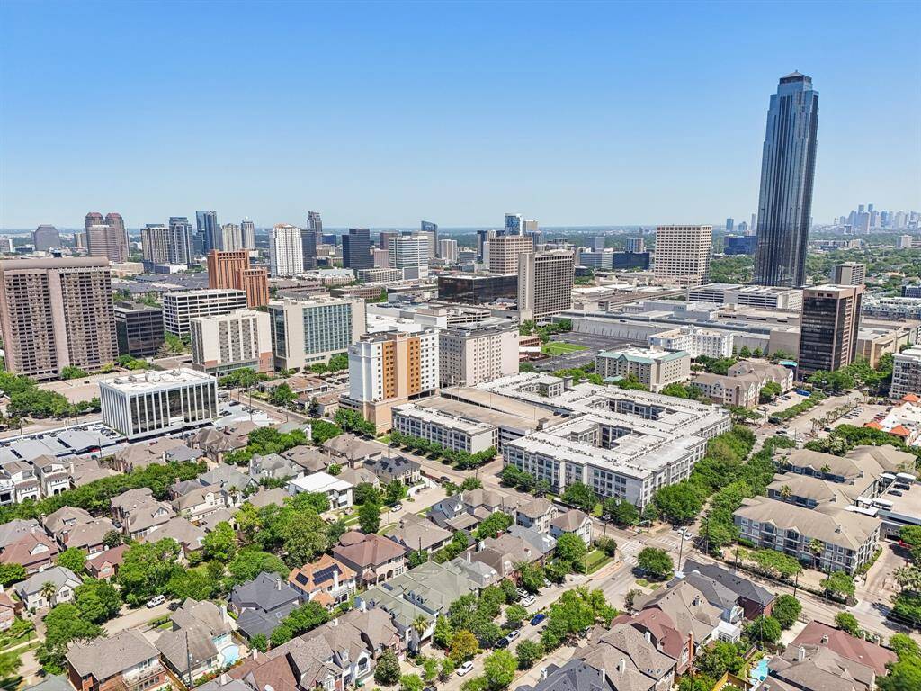 Home is in neighborhood that offers a blend urban charm and city convenience. Walk to restaurants and to the world renowned Galleria Mall.  Perfect for those seeking proximity to urban amenities while enjoying a community feel.