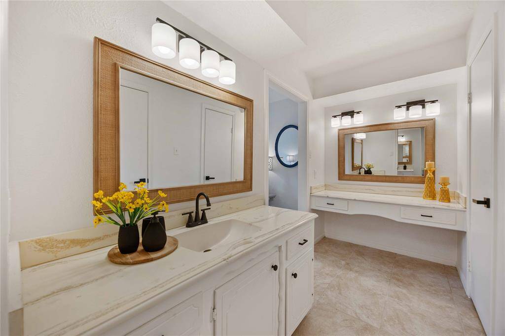Primary en suite with dual sinks  and a functional layout