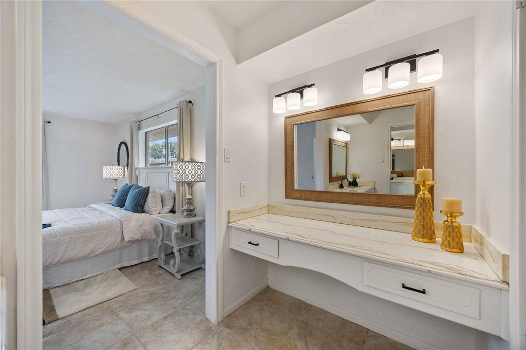 Vanity area in primary en suite