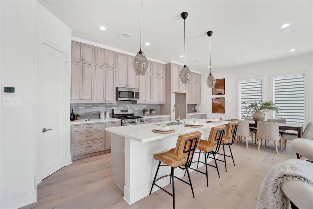 *Photos are from 5435 Darling*