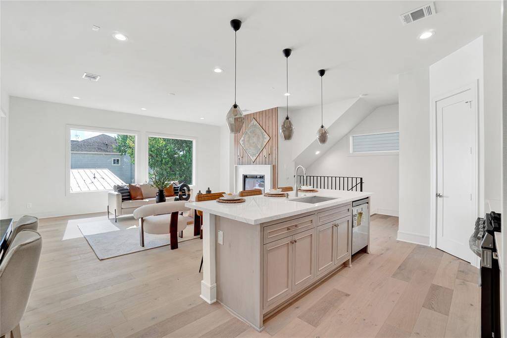 *Photos are from 5435 Darling*