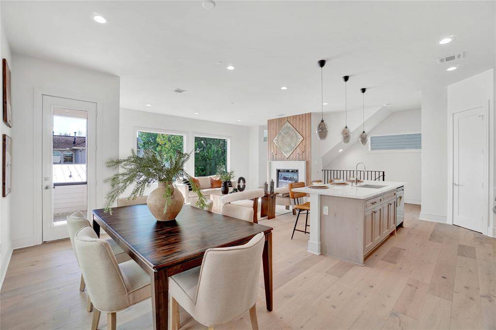 *Photos are from 5435 Darling*