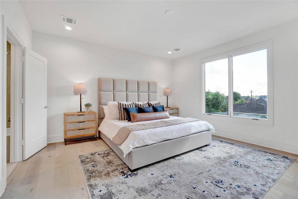 *Photos are from 5435 Darling*