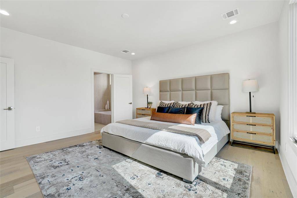 *Photos are from 5435 Darling*