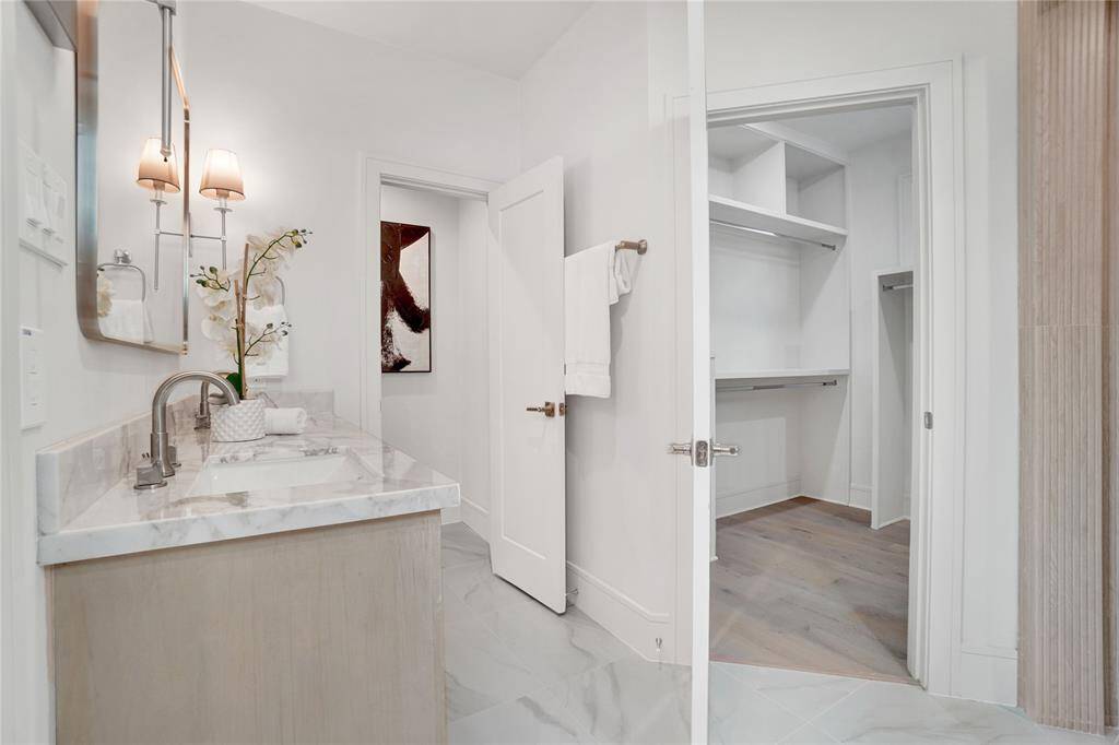 *Photos are from 5435 Darling*