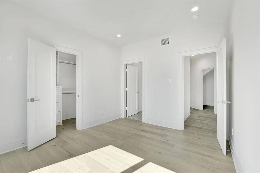 *Photos are from 5435 Darling*