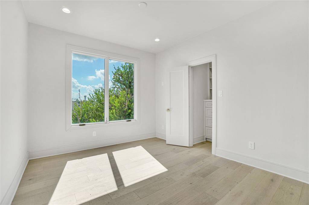 *Photos are from 5435 Darling*
