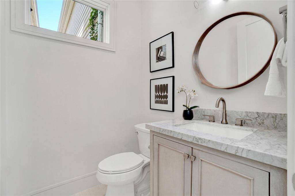 *Photos are from 5435 Darling*