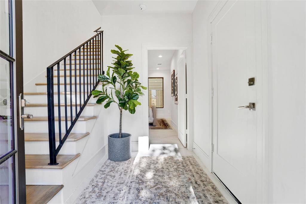 *Photos are from 5435 Darling*