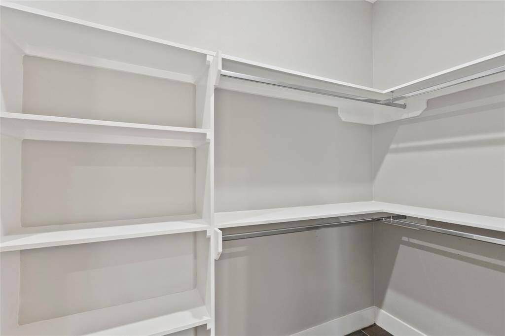 Primary bedroom (1 of 2) - Right view