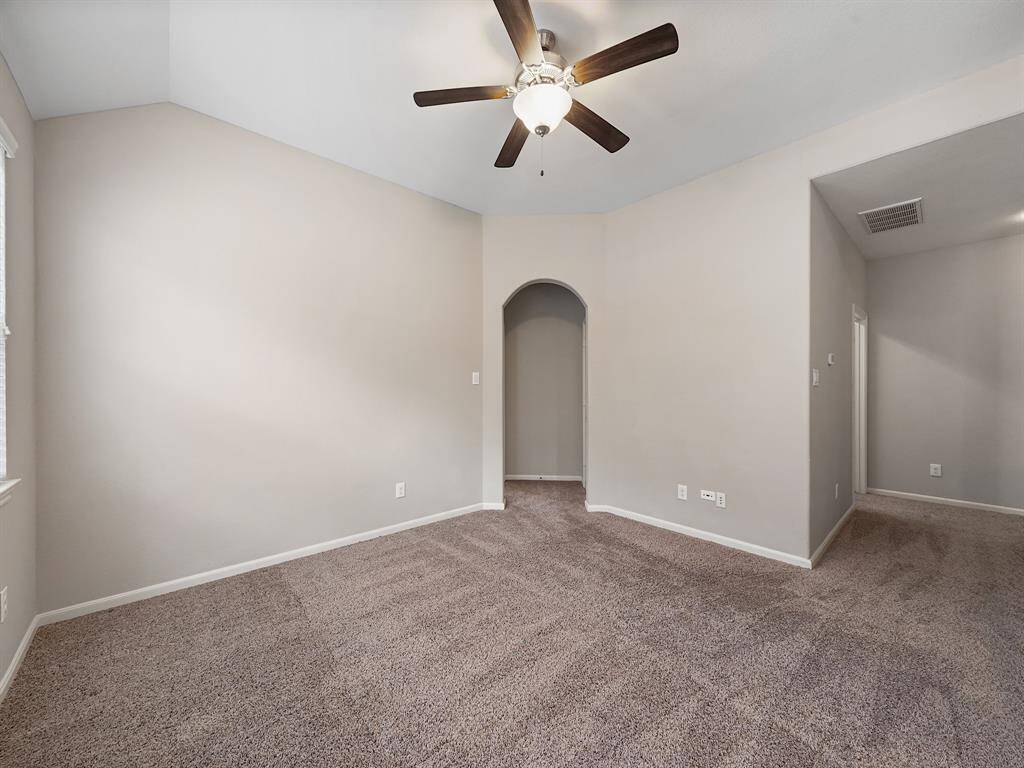 Alternative view of the loft area.