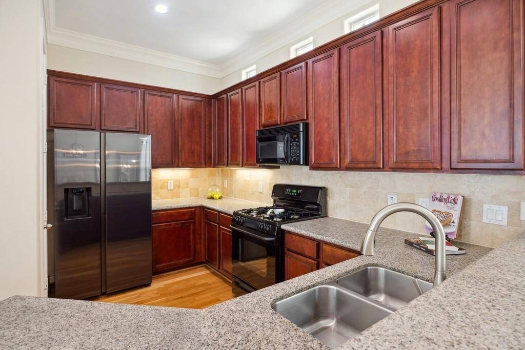 Kitchen comes with all appliances including refrigerator