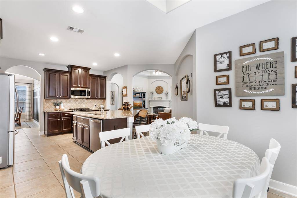 Breakfast Room