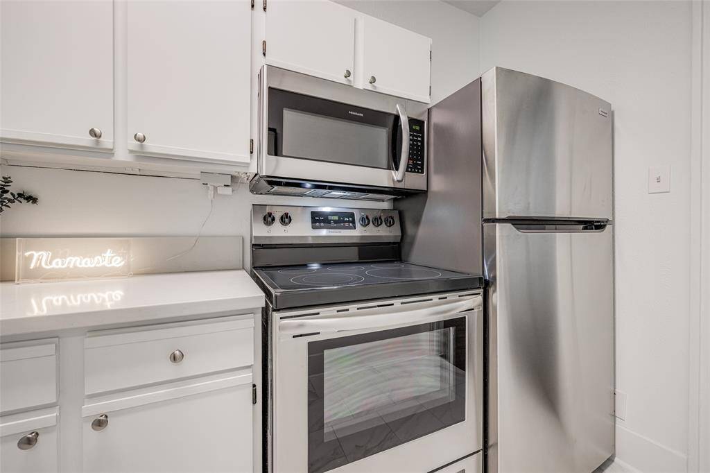 Kitchen MODEL PHOTOS OF SAME FLOOR PLAN (DOWNSTAIRS) UNIT