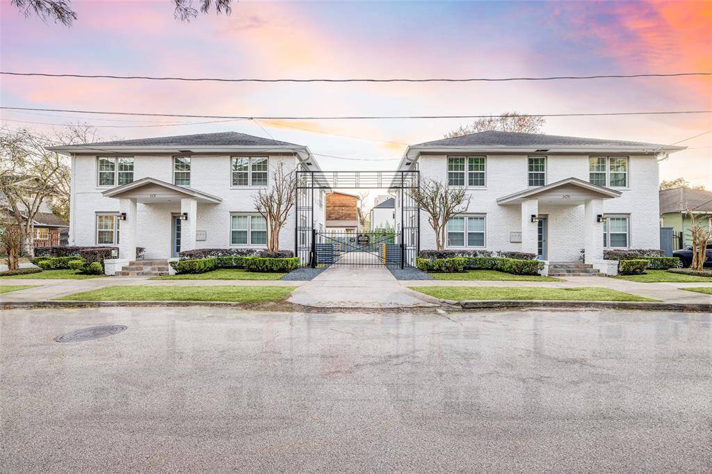 Beautifully renovated for your modern lifestyle in the desirable Montrose neighborhood. This double four-plex is a private gated community with assigned parking, and on-site washers and dryers. Call today for your private viewing.
