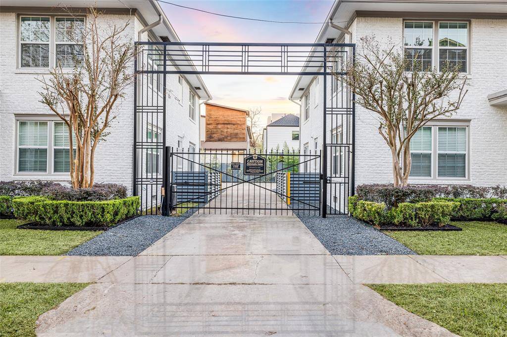 Beautifully renovated for your modern lifestyle in the desirable Montrose neighborhood. This double four-plex is a private gated community with assigned parking, and on-site washers and dryers. Call today for your private viewing.