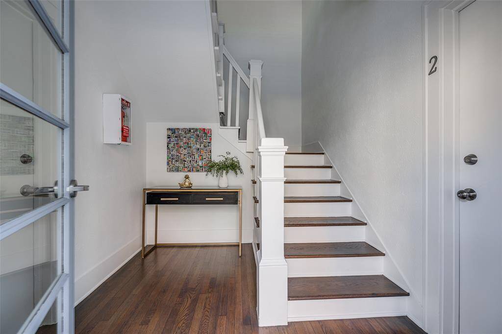 1st Floor Foyer MODEL PHOTOS OF SAME FLOOR PLAN (DOWNSTAIRS) UNIT