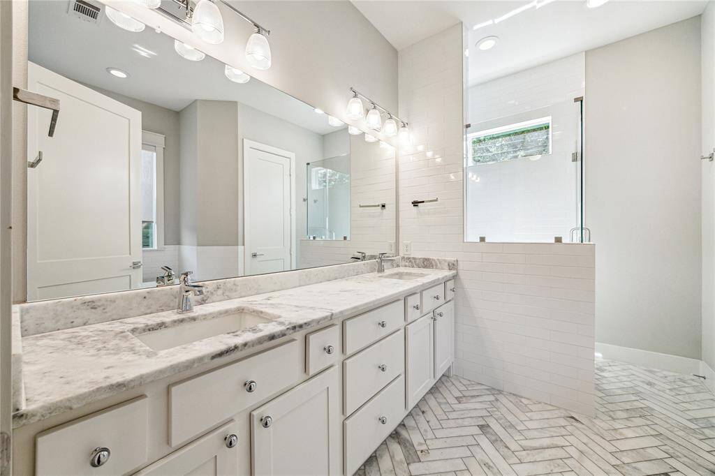 Fabulous second floor flex space perfect for a media/game room area. *virtually staged