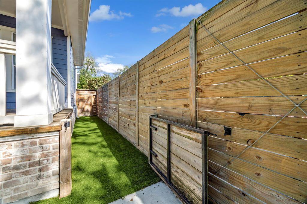 The perfect spot if you are needing a designated doggy space!