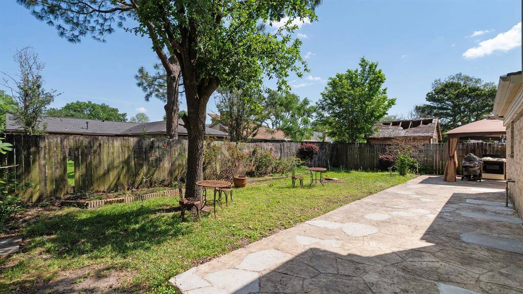 Large backyard patio area great for those Family Gatherings