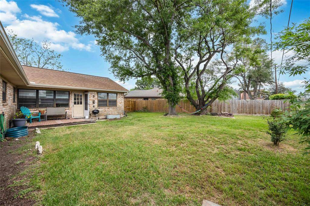 This yard looks to be dog approved!