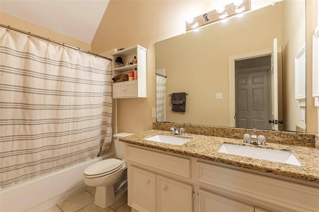 GUEST RESTROOM