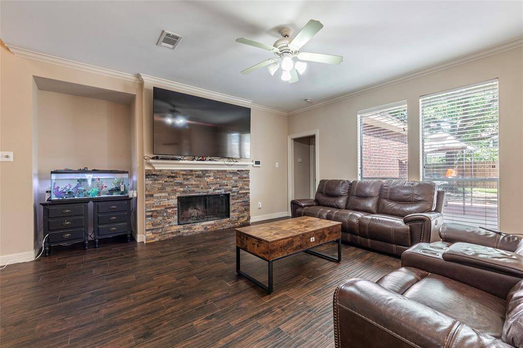 LIVING ROOM VIEW