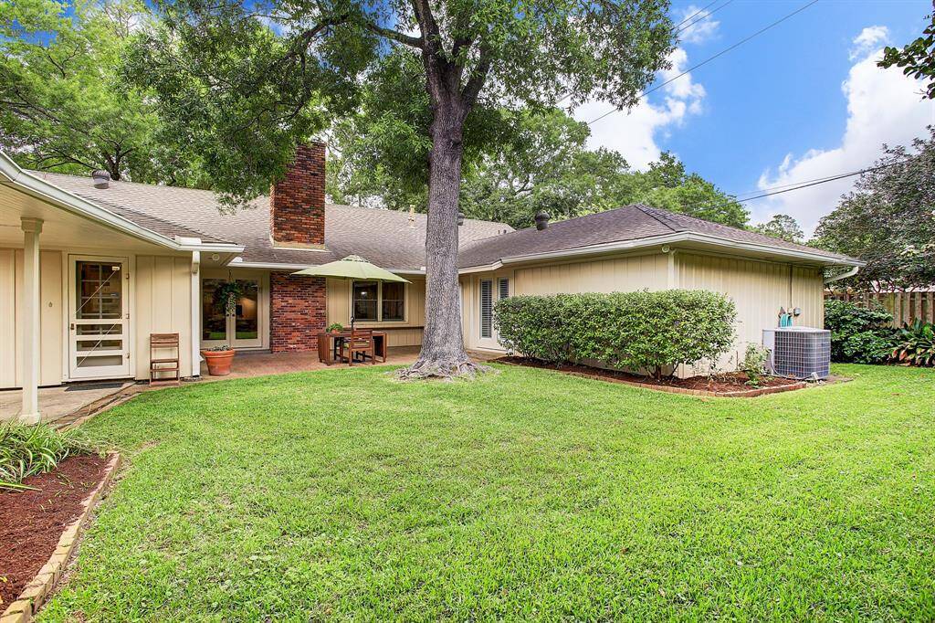 Immaculate home with many amenities & updates. Terrific backyard and play area. Covered walkway to Garage.