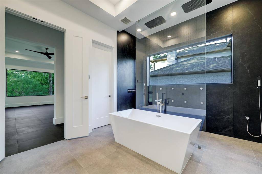 A spa-inspired ensuite bath thats "giving" luxurious resort.