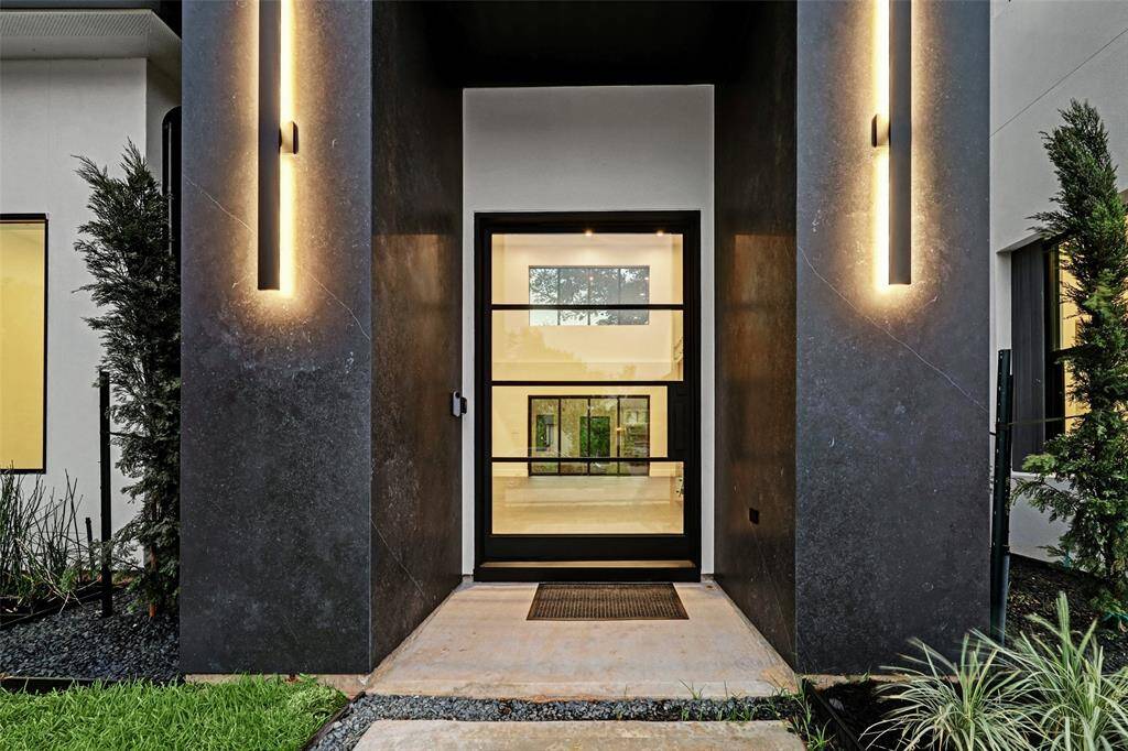 A blend of sleek lines, minimalist yet quality design, and an optimized floor plan awaits you.