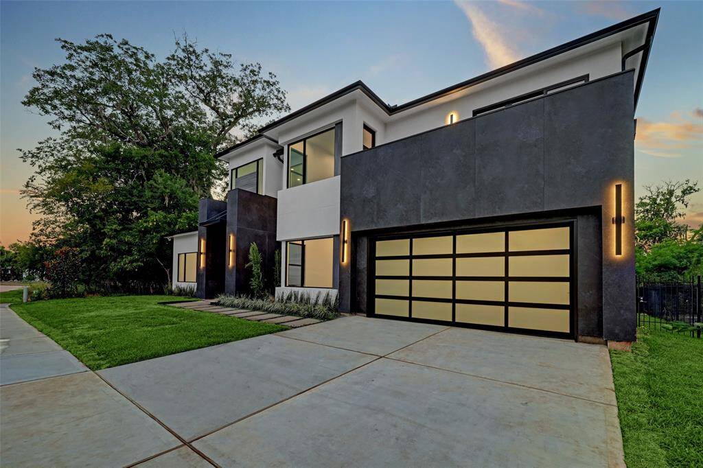 Your vision of luxurious living has found its home.