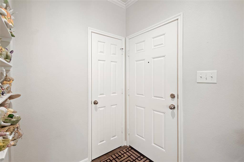 Compact entryway