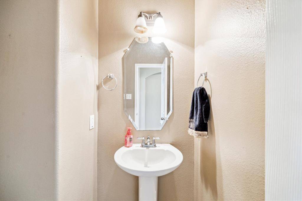 Downstairs half bath