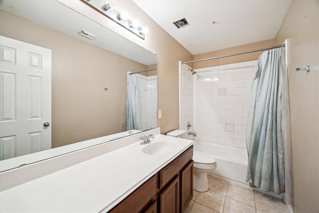 Upstairs bathroom