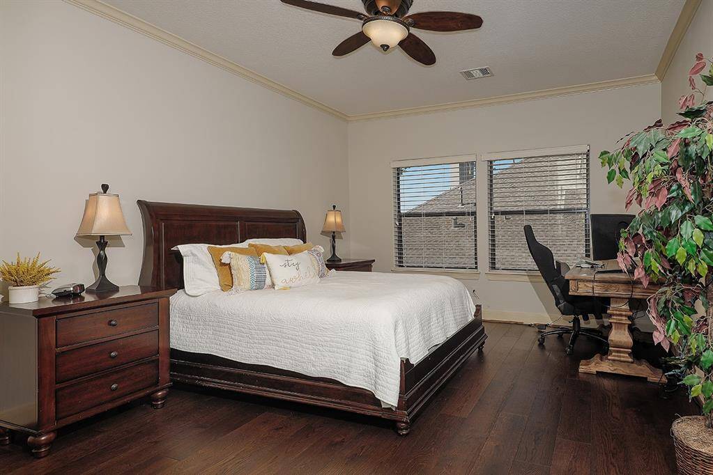 Bedroom #4 with private bathroom