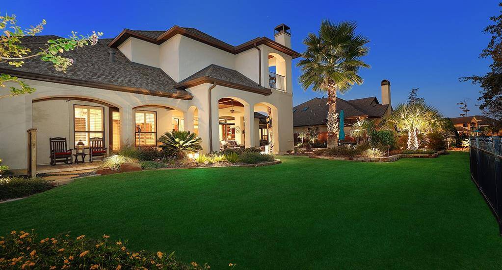Recent house and landscape accent lighting
