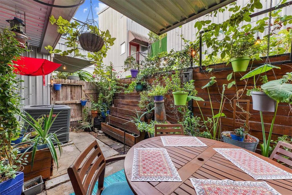 Previous photo of the first floor patio. Imagine creating your own urban vertical garden here!