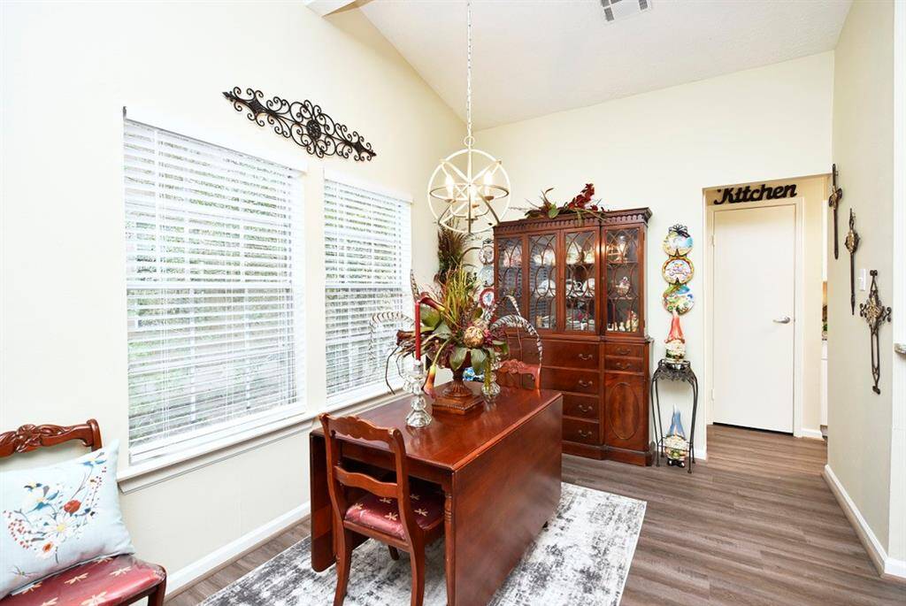 Breakfast/Dining room