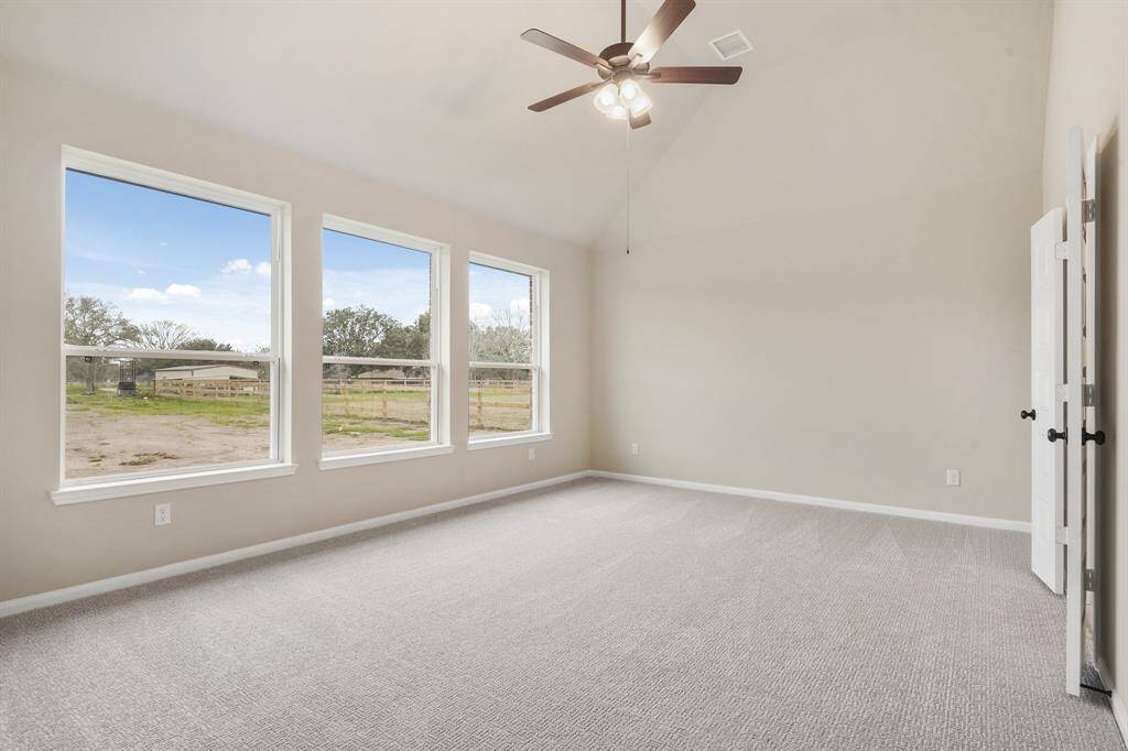 Spacious owner's suite (*Photo not of actual home and used for illustration purposes only.)