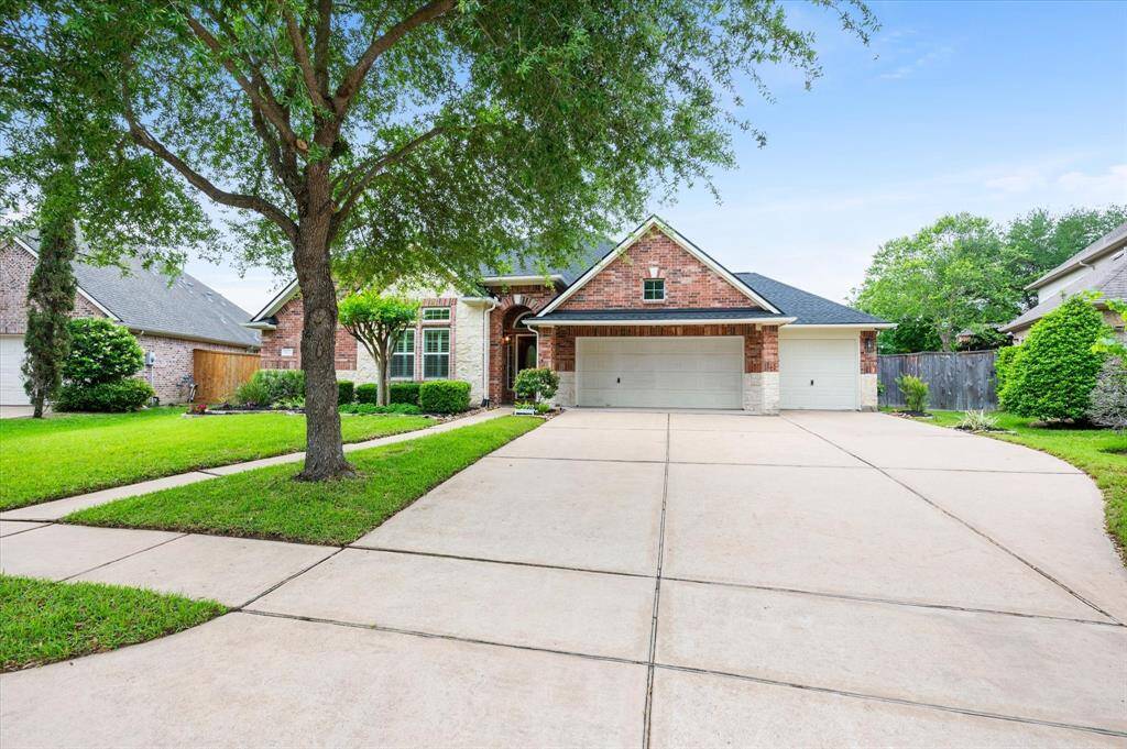 7227 Fountain Meadow is ready to welcome its new homeowners! Contact us today to schedule your private tour and experience this exceptional home in person.